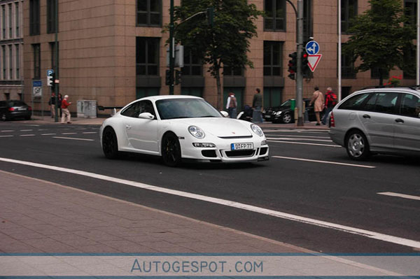 Alle kleuren van de regenboog: Porsche 997 GT3 RS