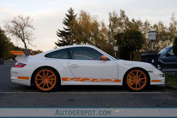 Alle kleuren van de regenboog: Porsche 997 GT3 RS