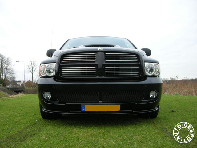 Ritje Dodge Ram SRT-10