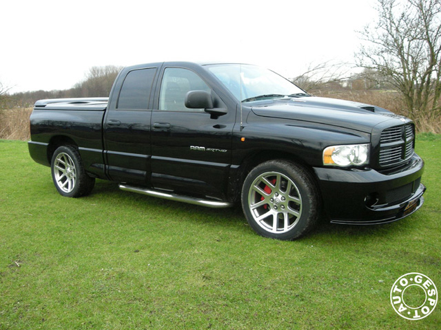 Ritje Dodge Ram SRT-10