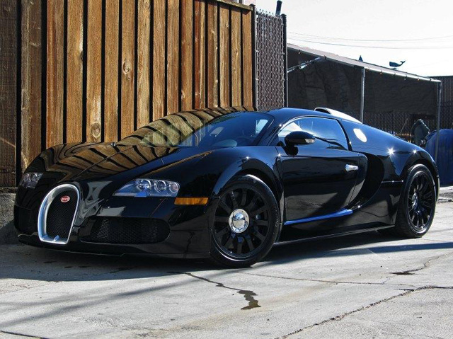Zwarte Bugatti Veyron te koop