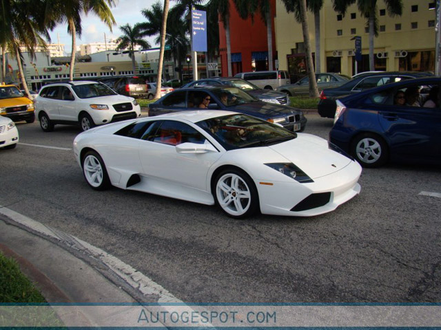 Spot van de dag: white on white Lamborghini Murciélago LP640