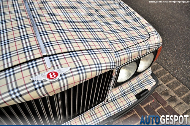 Strange sighting: Bentley Turbo R in Burberry wrap