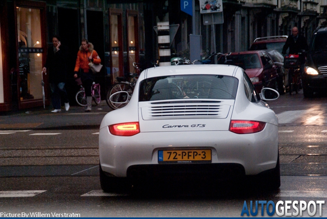Gespot: driemaal Porsche Carrera GTS in Amsterdam
