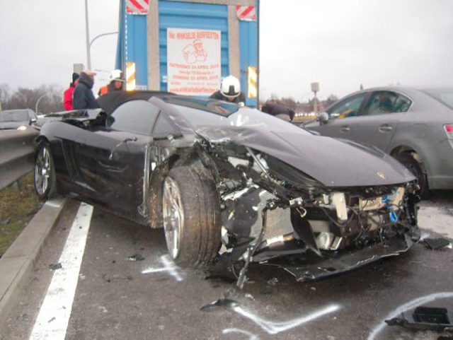 Lamborghini Gallardo Spyder veroorzaakt ongeluk in België 
