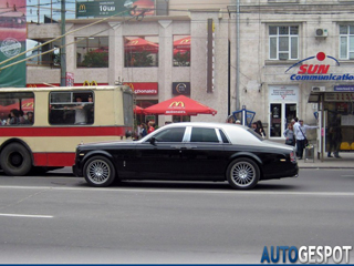 Gespot: velgen onder een Rolls-Royce Phantom: deel één