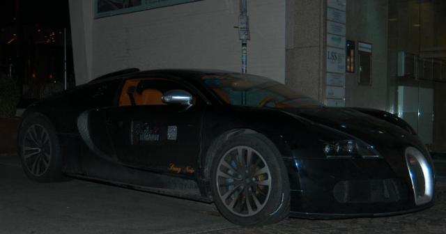 Meerijden in een Bugatti Veyron 16.4 Sang Noir?