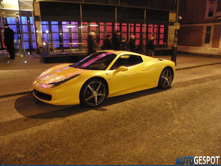 Spot van de dag: Ferrari 458 Spider voor pikante club