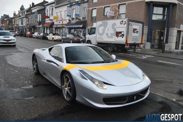 Gespot: Ferrari 458 Italia in klassieke livery