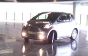 Filmpje: driften met een Aston Martin Cygnet