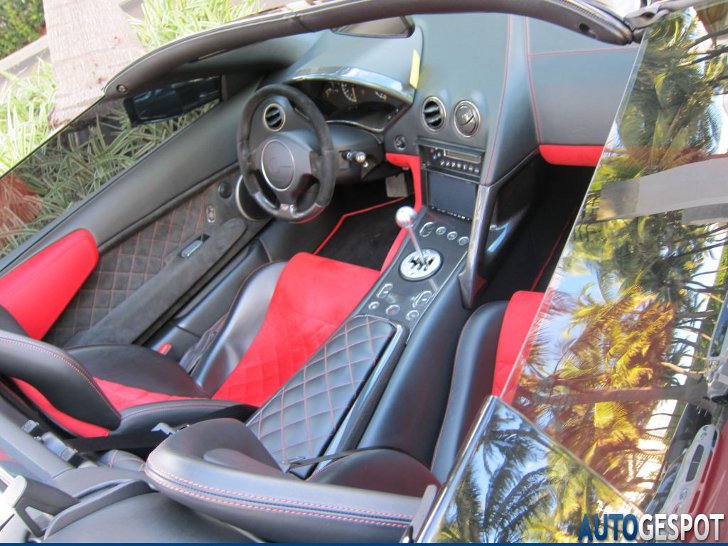 Gespot: Lamborghini Murciélago LP640 Roadster met handbak