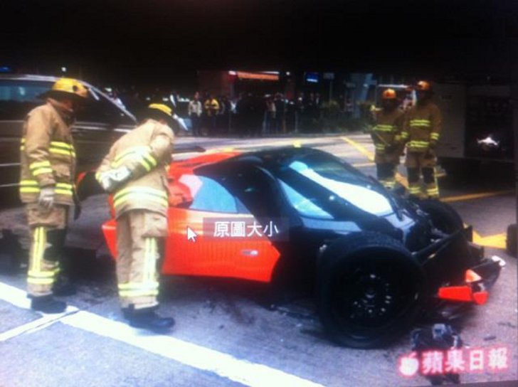 Pagani Zonda F crasht in Hong Kong