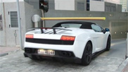 Filmpje: goedkoop parkeren kan met een Lamborghini