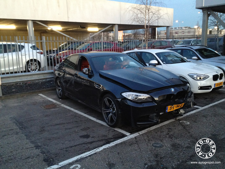 BMW M5 F10 Crash Den Haag