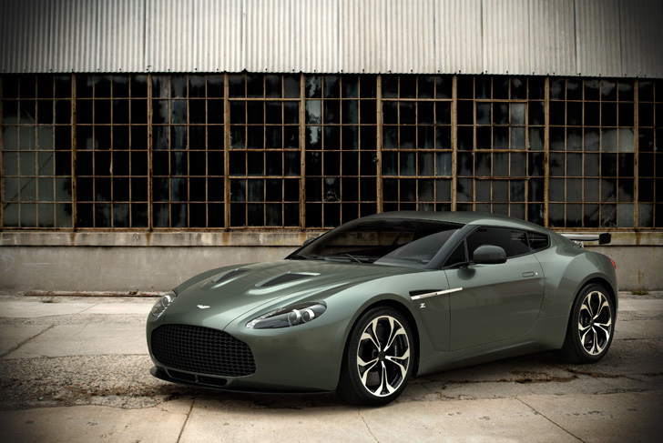Eerste productieversie Aston Martin V12 Zagato debuteert in Kuweit