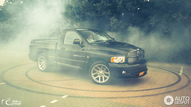 Stoere spot van de dag: Dodge RAM SRT-10