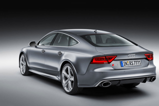 Audi shows the brutal RS7!