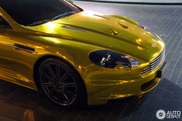 Une Aston Martin DBS dorée, une perle rare