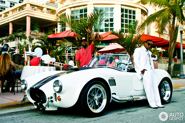 Gespot in Miami stijl: Lil Zane met AC Cobra