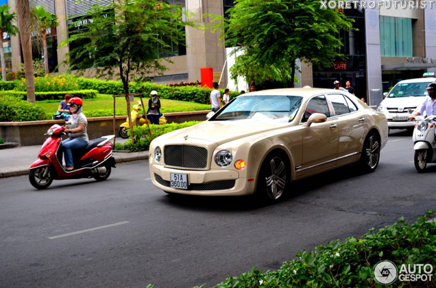 Eerste spot uit Ho Chi Minh City: een Bentley Mulsanne 2009!