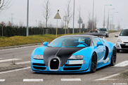 Gespottet: Blauer Bugatti Veyron 16.4 SuperSport in blau