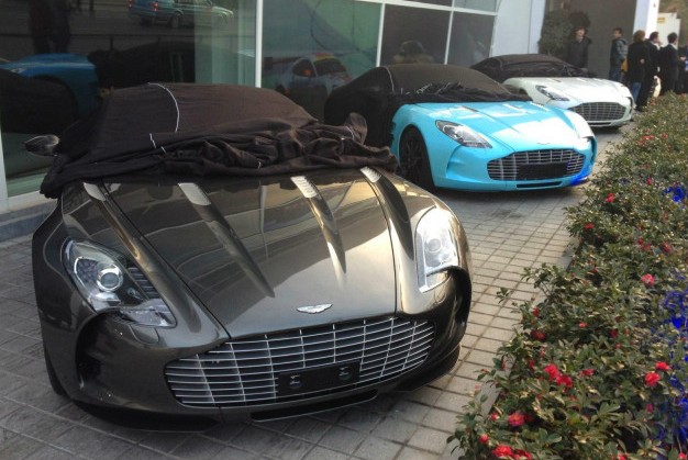 China gaat hard: driemaal Aston Martin One-77 gespot!