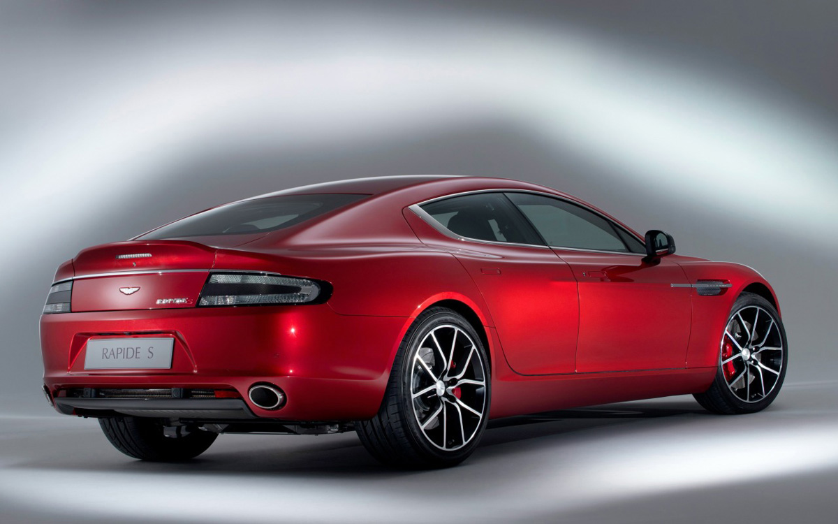 Lekker rood! Aston Martin Rapide S!