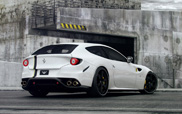 Wheelsandmore incorpora su famosa raya negra en el Ferrari FF