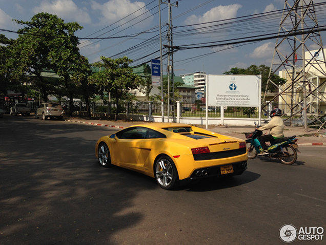 Eerste Lamborghini gespot in Laos