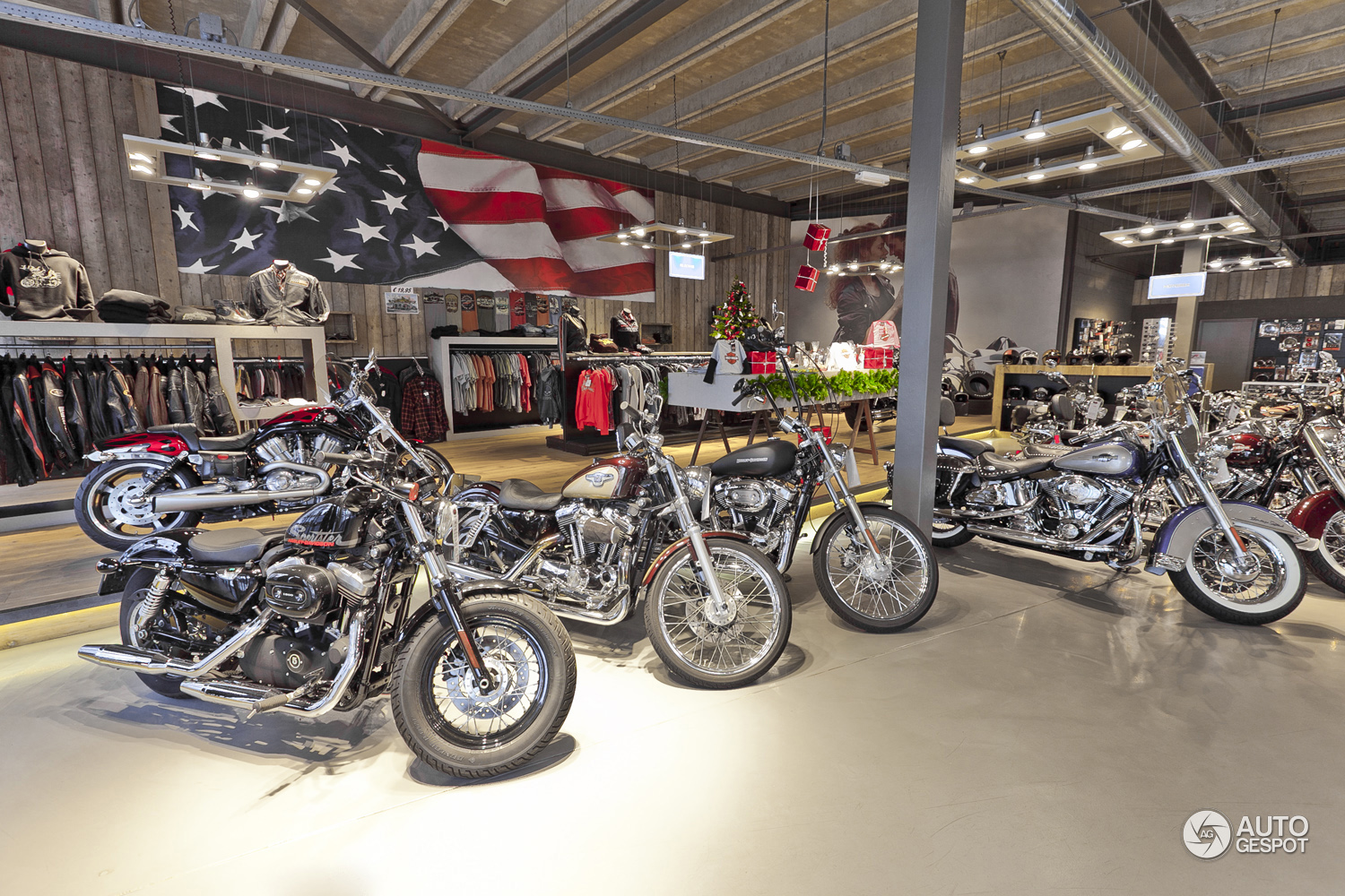 Pietersen US Cars & Bikes is gepassioneerd dealer en clubhuis in één!