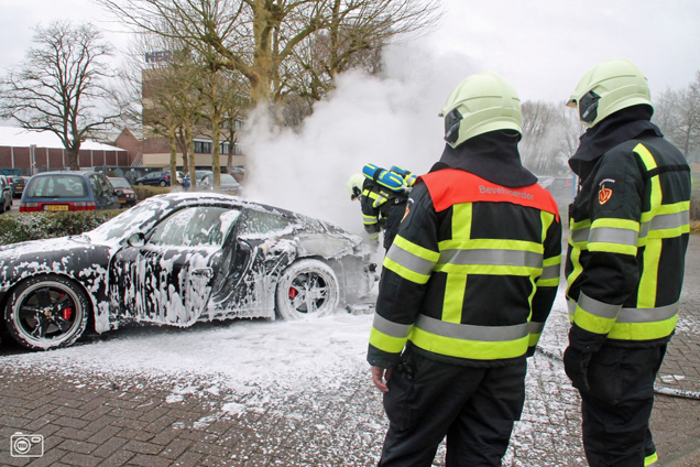 Porsche vat vlam in Oirschot