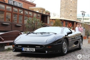 Questa Jaguar XJ220 è un regalo di Natale perfetto per gli spotter