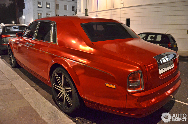 Rolls-Royce Phantom ziet er uit als een rijdende kerstbal