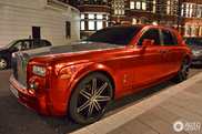 Rolls-Royce Phantom looks like a driving Christmas ball