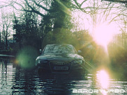 Napušten i oštećen Audi RS5