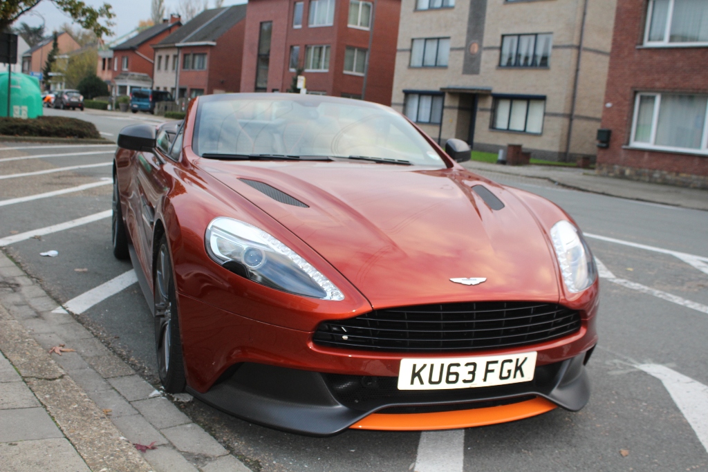 Prachtig unieke Aston Martin Vanquish Volante Q gespot in België