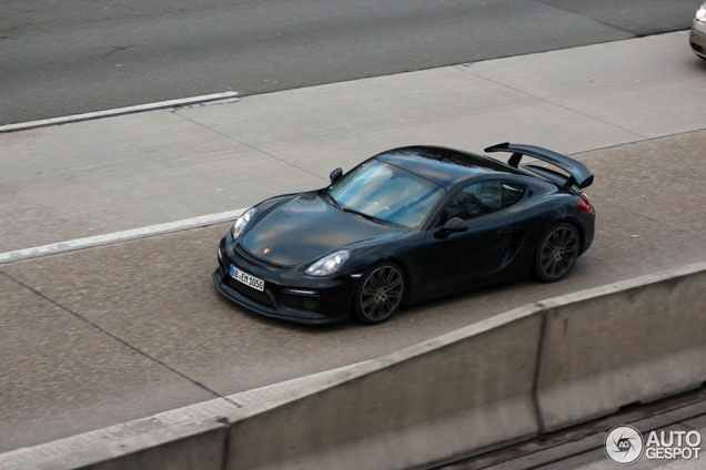 Porsche Cayman GT4 ontdoet zich van zijn vermomming