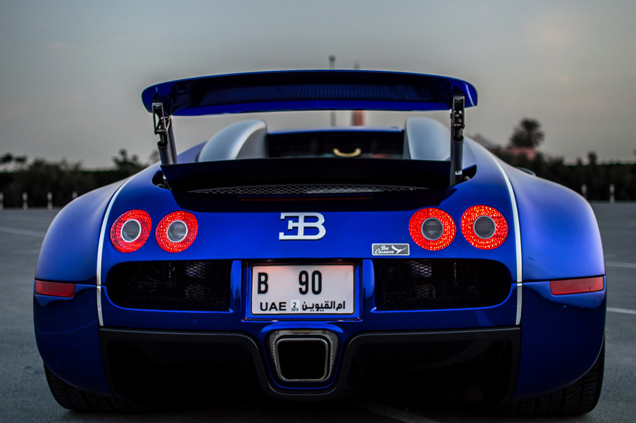 Fotoshoot: Bugatti Veyron 16.4 in Dubai