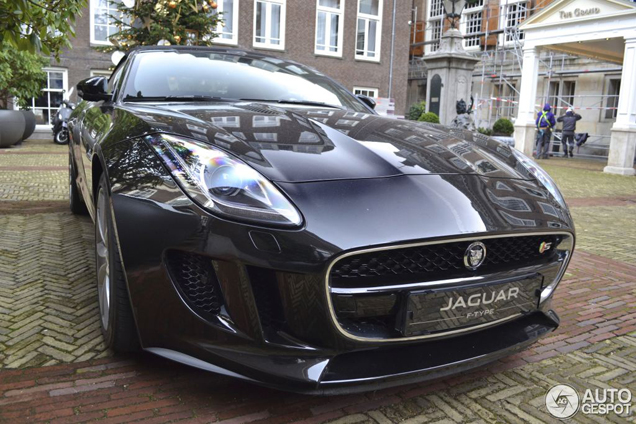 Geïnteresseerd in een Jaguar F-TYPE? Boek een nacht in het Sofitel