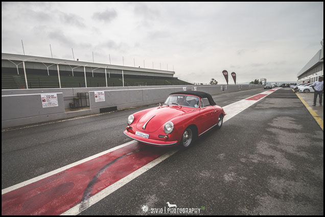 Open trackway op Kyalami circuit trekt leuke auto's aan