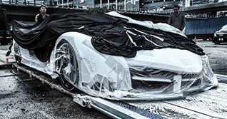 Witte Lamborghini Veneno Roadster arriveert in Hong Kong