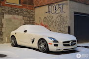 Spotted: Mercedes-Benz SLS AMG under a layer of snow