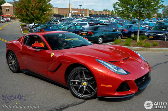 Topspot: Unieke Ferrari SP America vastgelegd in USA