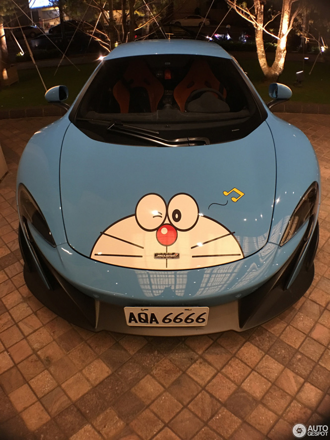 Deze McLaren eigenaar is fan van Doraemon