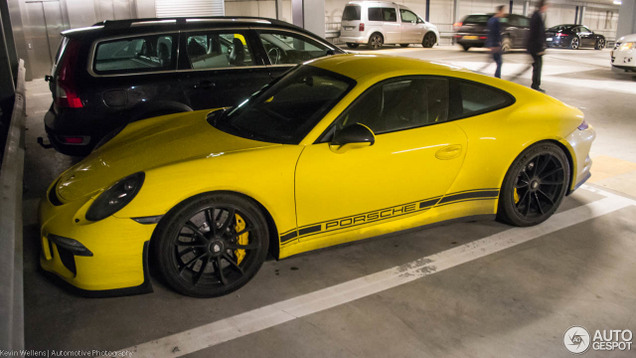 Porsche 911 R is verrassend anoniem in het geel