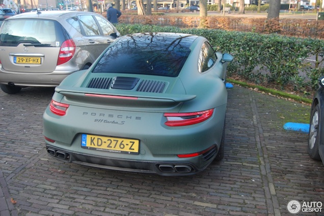 Spot van de dag: matgroene Porsche 991 Turbo S