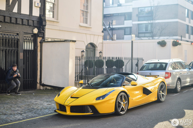 Londen verwelkomt tweede LaFerrari Aperta