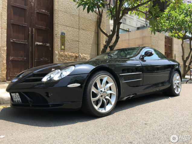 In Taiwan zetten ze de SLR McLaren achteloos langs de weg