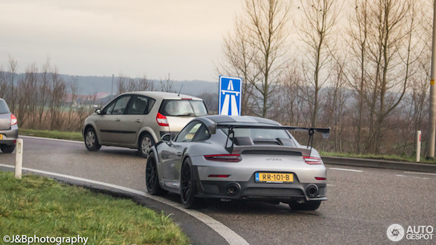 Primeurtje, Porsche 911 GT2 RS op Nederlandse platen!