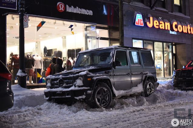 Hoeveel sneeuw is er nodig om een G 63 te stoppen?